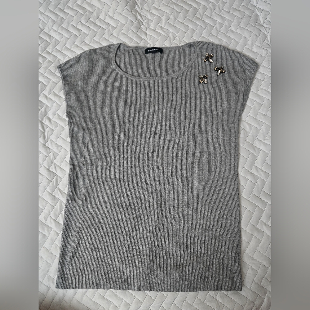 525 America Crystal Bumblebee Embelishments Grey Ribbed Knit Short Sleeve Shirt